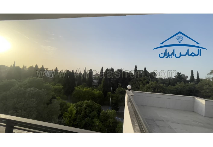 ویلا مدرن تریبلکس 380 متری در دریاکنار مناسب سرمایه گذاری